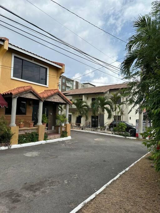 Apartamento The Jewel Kingston Exterior foto