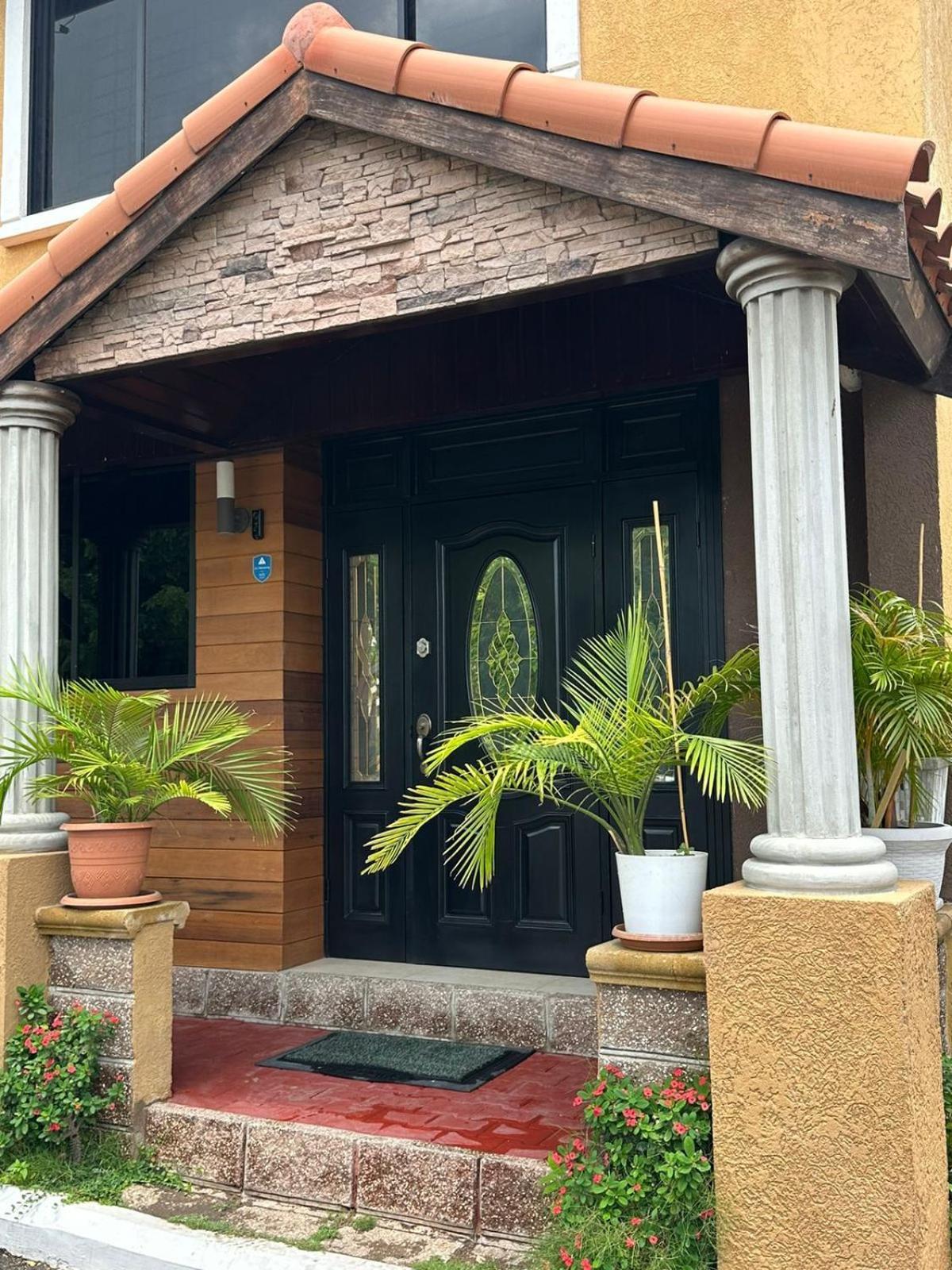 Apartamento The Jewel Kingston Exterior foto