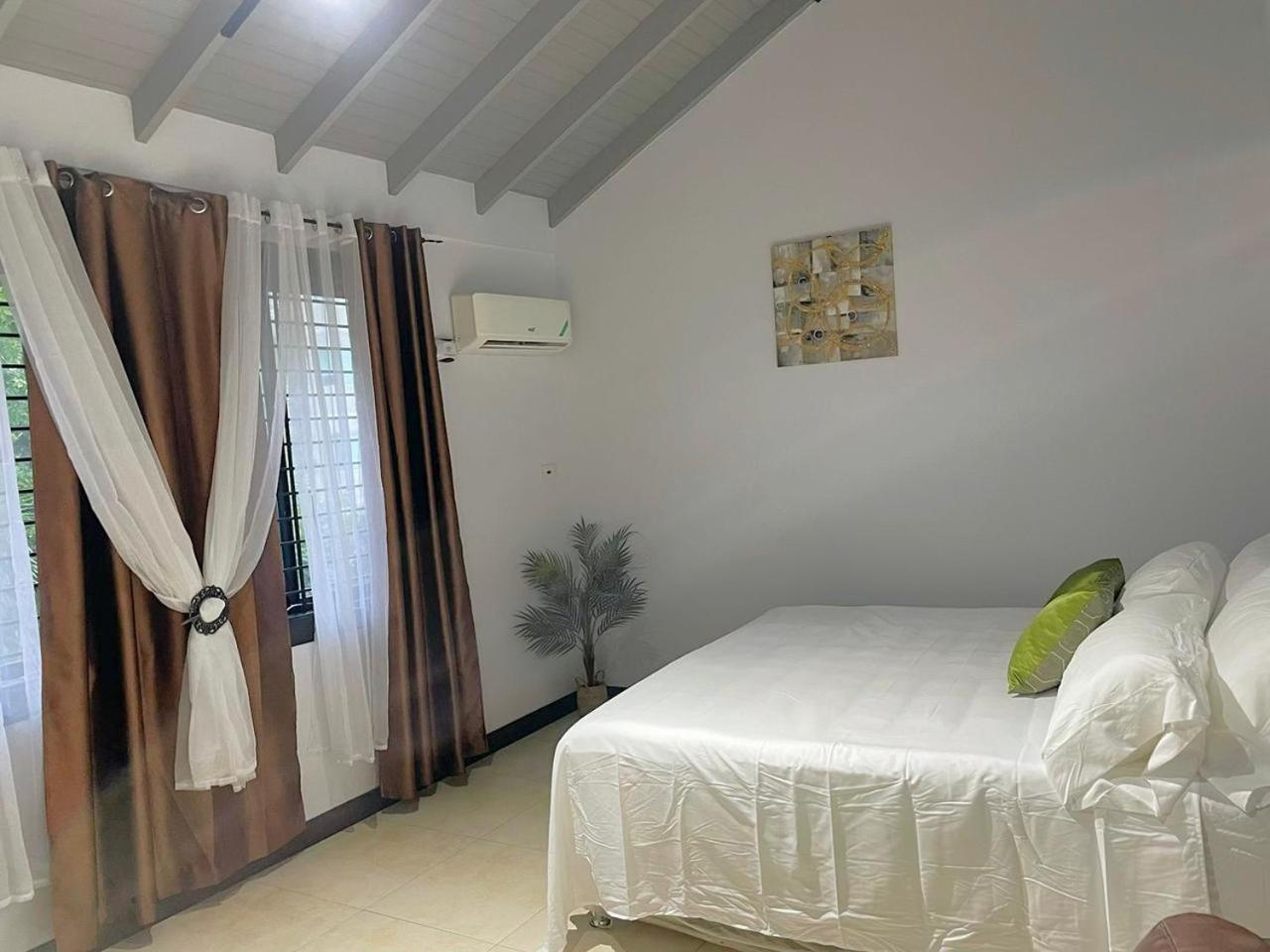 Apartamento The Jewel Kingston Exterior foto