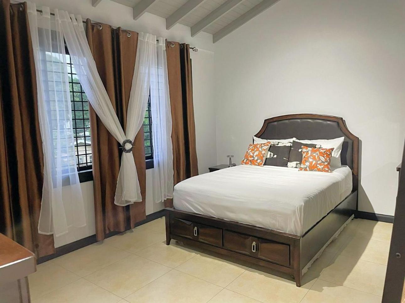 Apartamento The Jewel Kingston Exterior foto